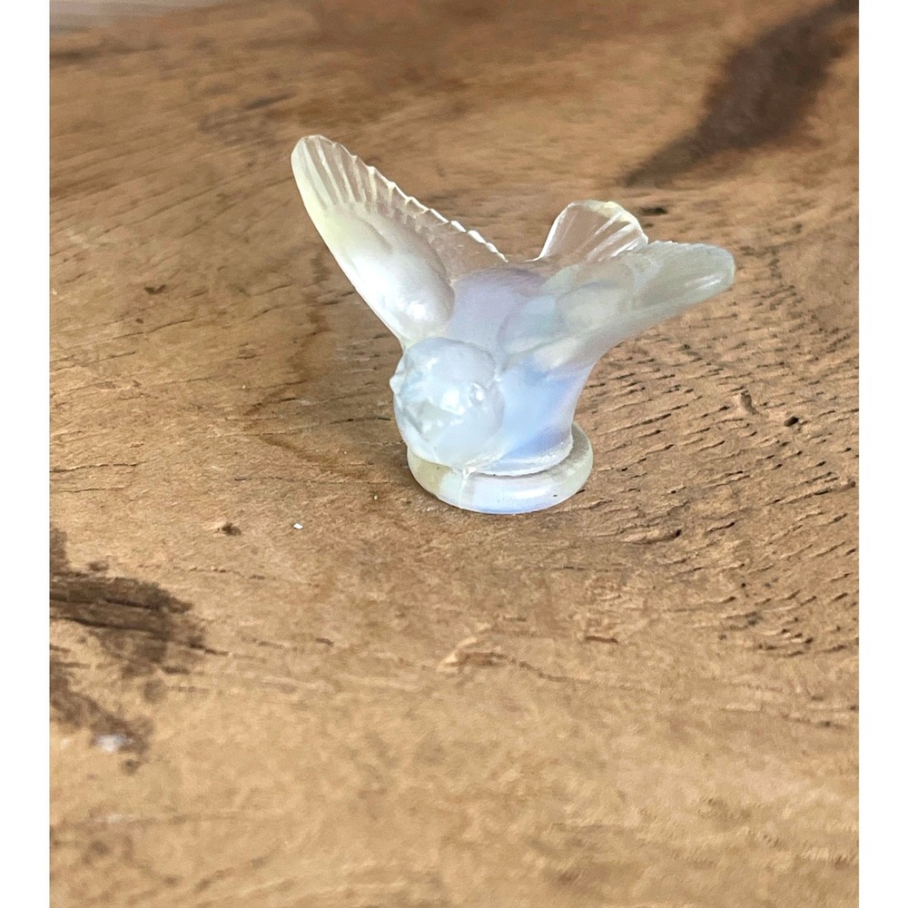 Sabino Paris France Opalescent Glass Flying Bird Dove Figurine Signed  1.5"